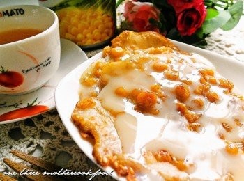 step5: 最後淋上煉乳，超對味的! 說是貴婦下午茶也不為過(((想象自己是貴婦)))