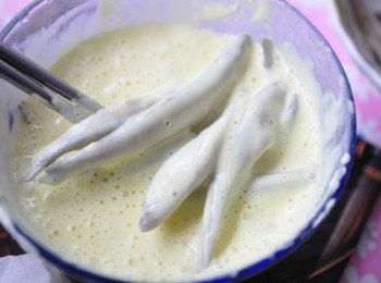 step4: 準備調勻粉餬，將鱈香魚均勻沾裹粉餬