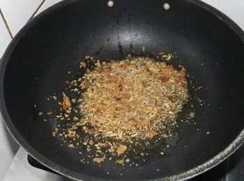 step4: 起一油鍋，下油蔥酥爆香