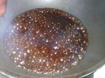 step5: 將<span class="group_2">醬料</span>滾煮調勻，試味道調整鹹甜~