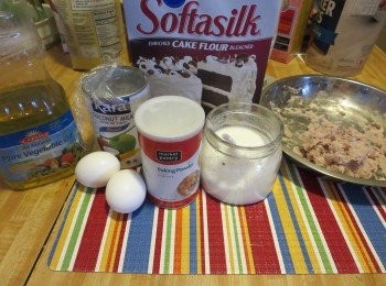 step1: 所需<span class="group_1">食材</span>
將芋頭切片放入鍋蒸熟,趁熱搗碎,放涼備用。