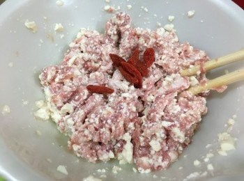 step5: 加入杞子, 補留數粒杞子最後鋪面