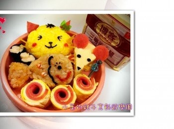 step4: 將白靈菇川燙後用海苔包起,將火腿切圓及三角形裝飾在飯糰上就是充滿童趣的~小貓博客三明治飯糰之旅嘍!