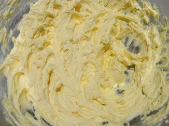 step3: 此為蛋黃醬,需選購安全無汙染的雞蛋來使用。