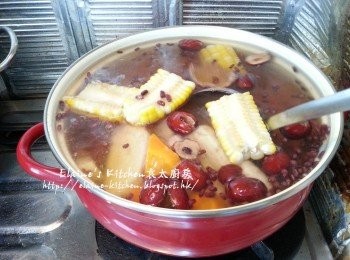 step4: 再加入粉葛拌勻用中火繼續煲15分鐘