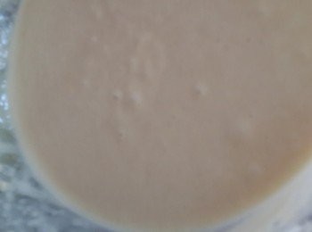 step5: 將奶水慢慢加入攪拌均勻