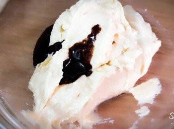 step7: 其中一份麵糰加入已溶化的咖啡粉