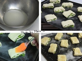 step6: 在整型包餡完成的麵包表面刷上一層糖水 ( 1：1 比例 )
然後再灑上白芝麻後放進預熱好的烤箱中烘烤

PS：不需要做第二次發酵，直接刷糖水入烤箱即可。

烤箱設定：
上火：       200度
下火：       200度
烤盤放置：    上層
時間：  15~18 分鐘

烘烤至表面均勻上色即可取出。


※ 每台烤箱的狀況皆不相同，請依自家烤箱的狀況做調整設定。