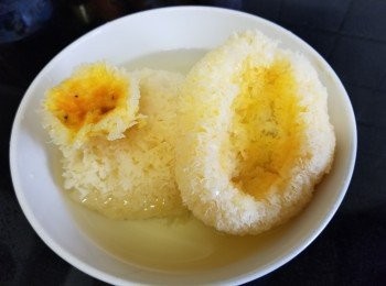 step7: 浸泡至軟身後，將中間底部位置剪掉
