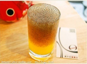 step5: 最後將遇水膨脹後的媽魯果，直接填滿至杯口處即可。