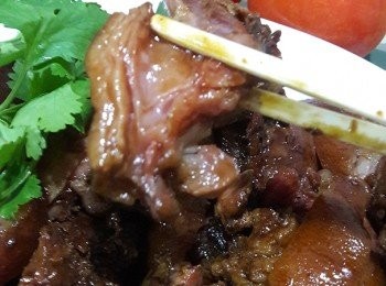 step3: 炆煮三次後，用筷子篤下腍未，唔腍就煮多一陣，腍左就大火收汁，切件上碟再淋上汁料食得