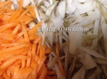 step1: 蔬菜全切絲備用