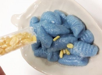 step14: 加入酥炸綠豆仁.