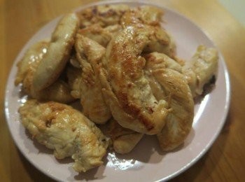 step2: 下鍋煎至兩面金黃.6分熟