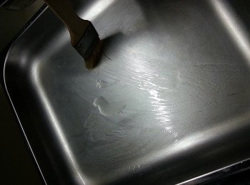 step2: 蒸盤第一次蒸時,掃一層薄油(再次蒸就不用再掃油)