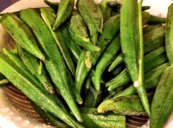 step6: 更加可以用來炒蔬菜，配合毛茄即秋葵，是一道易煮有益的餸菜！