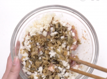 step4: 拌入豬肉醃約20分鐘