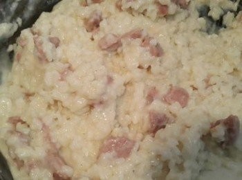 step3: 後倒入隔夜飯一起燉煮入味攪拌均勻熄火