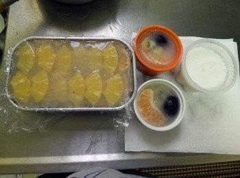 step6: 剩的可爾必思寒天可以加入牛奶，變牛奶果凍也很好吃XD