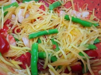 step5: 將沙律放入雪櫃冷藏最少兩小時。