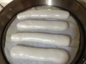 step4: 全部搓好後放進鍋中隔水蒸25分鐘（中小火就可以）