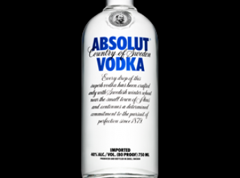 step1: This is vodka.也可以用麥做的蒸留酒，啤酒，20度左右. 沒有那麼強的味道
利用它的酒精揮発性 ，炸以後變更脆!!