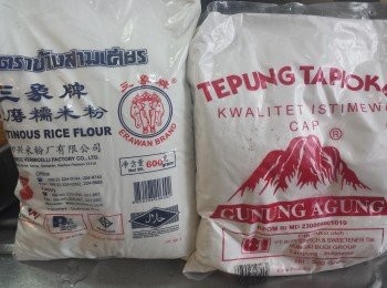 step1: 糯米粉及 澄麵/木薯粉 拌勻，備用。