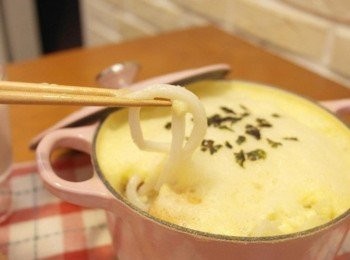 step9: QQ麵條~~ 舒芙蕾鍋燒烏龍很特別吧^^" 湯頭跟一般的鍋燒麵是一樣的...但加了好幾尾鮮蝦湯頭很鮮甜!!! 上頭的雞蛋也好像是在吃蒸蛋...很有趣!!!!