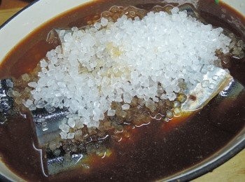 step3: 將所有調味料放入鍋中，煮開後，轉小火煮2個半小時左右