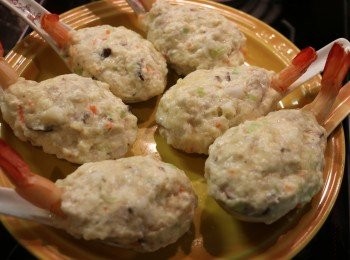 step8: 取出放涼後用小刀沿匙邊輕