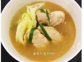 step9: 香濃麻油雞湯和脆甜高麗菜，好適合立冬補一下。