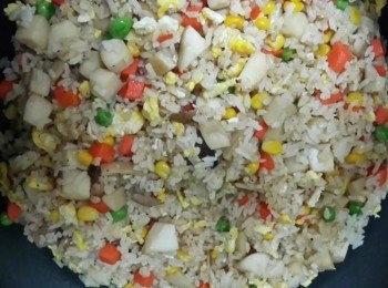 step1: 起油鍋將所有材料炒熟拌勻記得調味喔