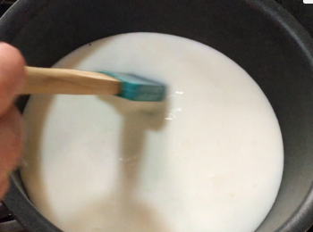 step6: 最後加入淡忌廉攪勻，完成。