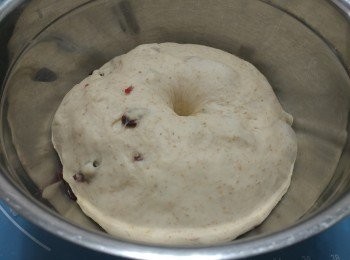 step6: 用手指刺進不回彈便成。