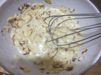 step2: 再把杏仁片拌入