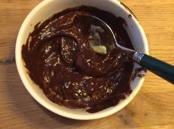 step3: 將朱古力漿及榴槤蓉拌勻