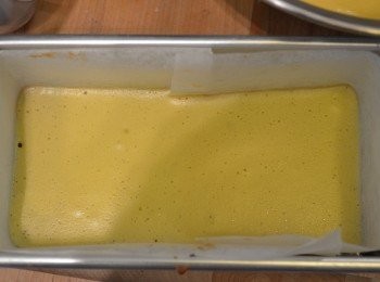 step11: 然後放進已預熱的烤箱以200度烤約5-6分鐘至表面凝固。