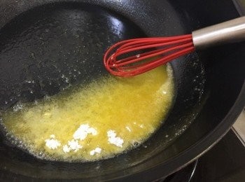 step7: 攪均後牛油溶液變得重身及黏