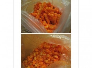 step3: 市售起司餅乾放入塑膠袋壓成碎狀