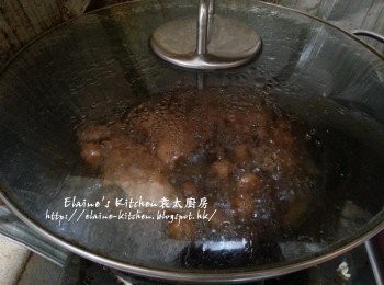 step7: 蓋上蓋繼續用慢火炆20分鐘後熄火焗30分鐘