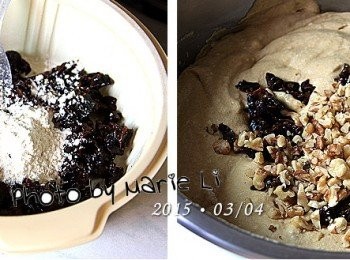 step7: 切成小塊的龍眼乾先灑上一點低粉抓拌
烘烤後可避免果乾沉積在底部的情況發生。

將拌上粉的龍眼乾和三分之二的碎核桃加入麵糊中拌勻。