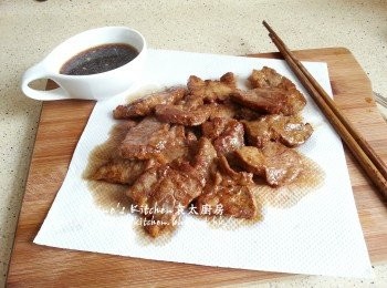 step6: 醃豬扒的汁料再加1湯匙水拌勻備用