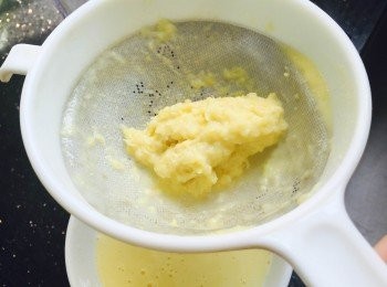 step3: 過瀘粟米蓉。