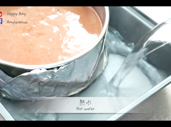 step11: 再於托盤中注入熱水。