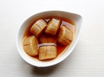 step2: 干貝用紹興酒浸泡20分鐘,再用蒸鍋蒸20分鐘備用。