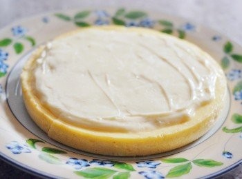 step6: 再將蛋糕放入焗爐160度焗5至8分鐘，或至餅面表面微暖即成！