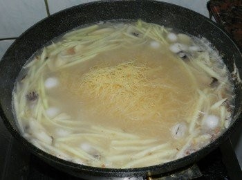 step7: 撈起米粉並放入加熱