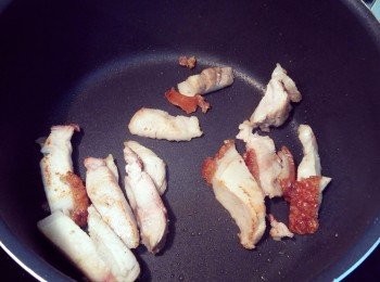 step6: 爆香燒肉盛燒待用。