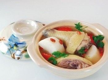 step8: 湯頭裡有著蔬菜及雞肉的自然鮮甜, 加上入口即化的山藥口感,喝上一碗保證元氣大增喔!