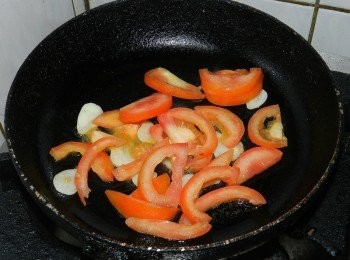 step4: 下切片的蕃茄快炒